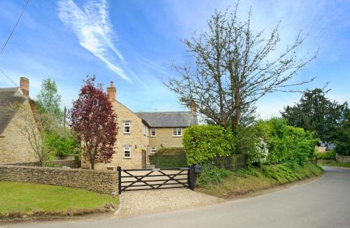 Brackley Bed & Breakfast | Brook Farm Cottage