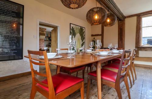 Harleston House | Brook Farm