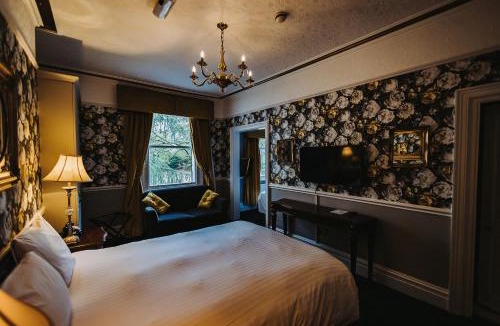 Ellesmere Port Hotel | Brook Hall Hotel