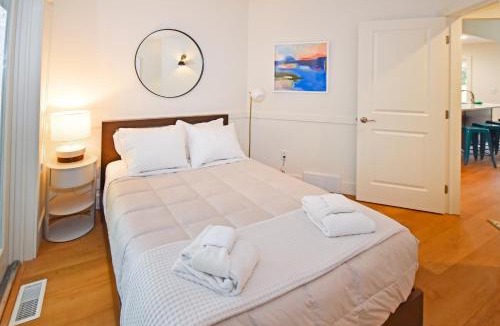 Glen Arbor House | Brook Hill Cottages 42