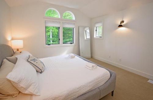 Glen Arbor House | Brook Hill Cottages 42