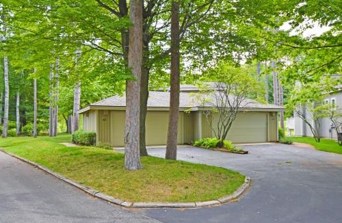 Glen Arbor House | Brook Hill Cottages 42