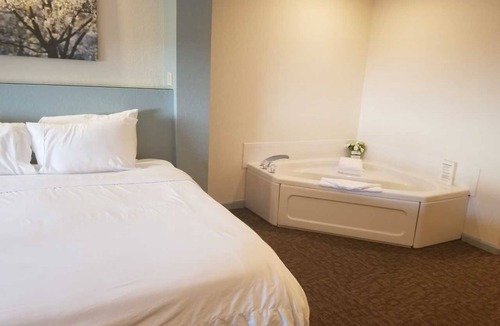 Syracuse Hotel | Brook Pointe Inn