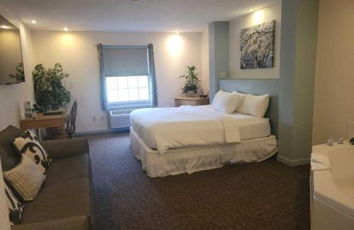 Syracuse Hotel | Brook Pointe Resort