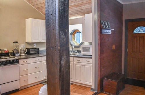 Goshen Cottage | Brook Road Cabin