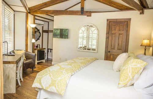 Sapphire Cabin | Brook Trout Inn