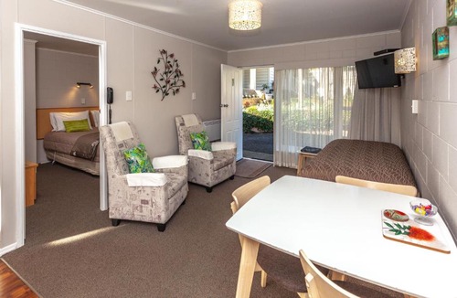 Thames Hotel | Brookby Motel