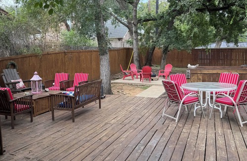 Highland Village House | Brookdale Blue sleeps 8, nestled in lakeside community in Highland Village, TX