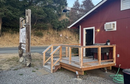 Harbor Apartment | Brookings Harbor Retreat