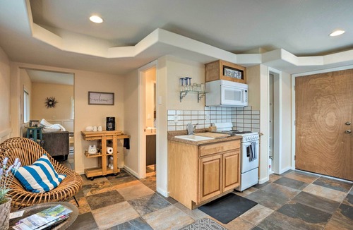 Brookings Apartment | Brookings Vacation Rental Studio - Walk to Town!