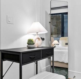 Corey Hill Apartment | Brookline LUX Apt Rooftop GameRoom Subway
