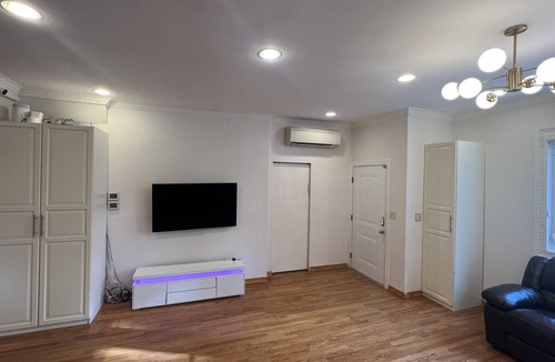 Midwood Apartment | Brooklyn Gem with back yard