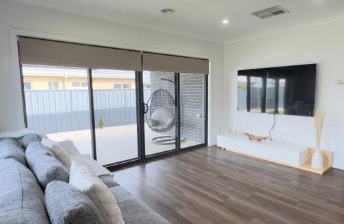 Thurgoona House | Brooklyn Haven