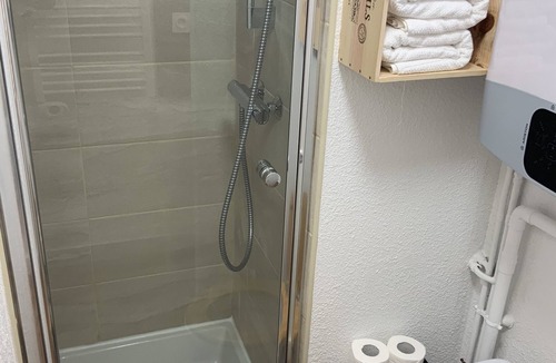 Secteur 4 Apartment | Brooklyn - Modern studio 2 steps from tram A