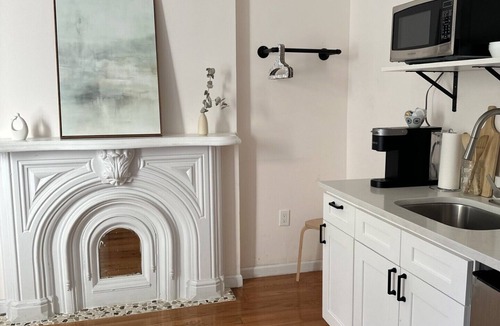 Bedford-Stuyvesant Apartment | Brooklyn Shoebox studio apartment