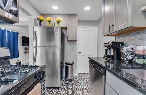 Brooklyn House | Brooklyn Townhome - 9 Miles to Downtown - Sleeps 5
