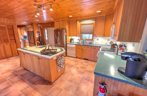 Rideau Lakes House | Brooks Bay Cottage | Spacious Waterfront Retreat