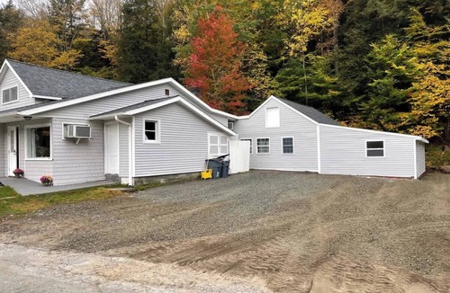 Day House | Brooks bay Summary: R