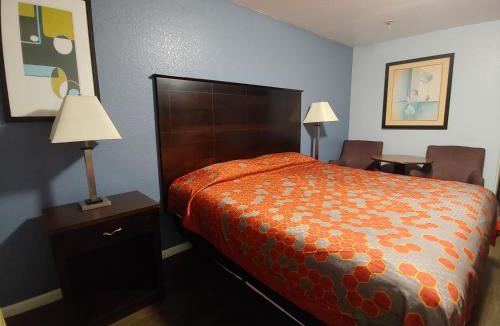 San Antonio Hotel | Brooks City Executive Inn
