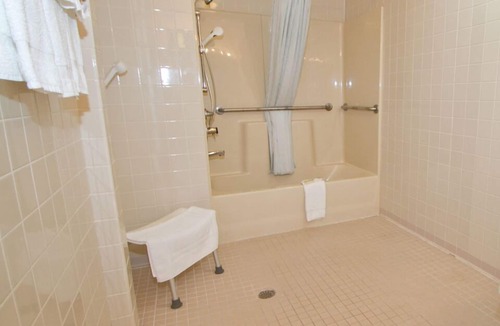 Southgate Triangle Hotel | Brooks Street Motor Inn