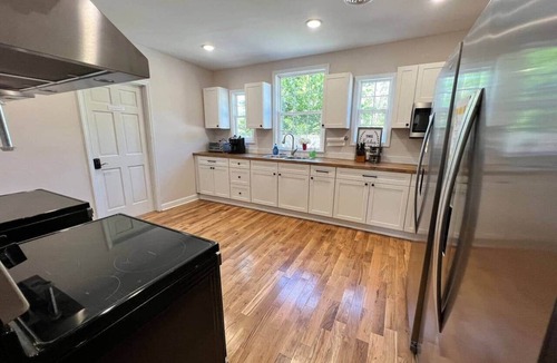 Fries Bed & Breakfast | Brookside Bliss at The Washington Inn