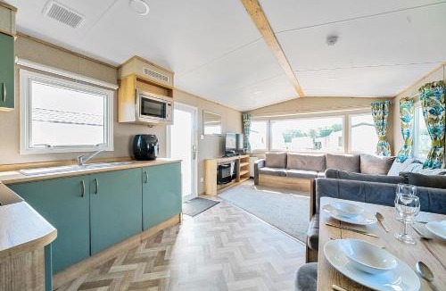 Great Houghton House | Brookside Bliss - Billing Aquadrome