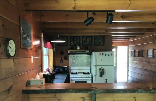 Errol House | Brookside Cabin - Hampshire Woods