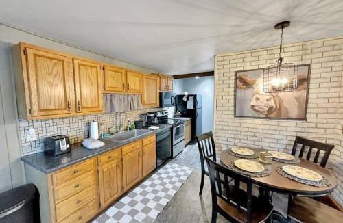 Gnaw Bone House | Brookside Cabin with HotTub and FirePit