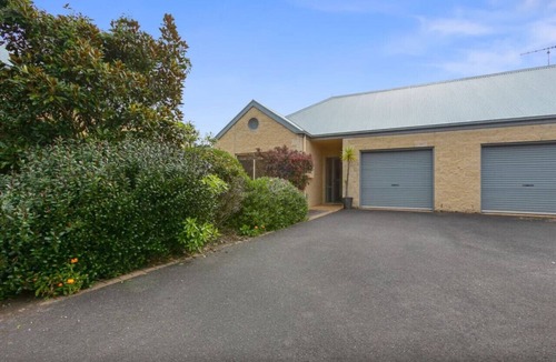 Apollo Bay House | Brookside - Centrally located