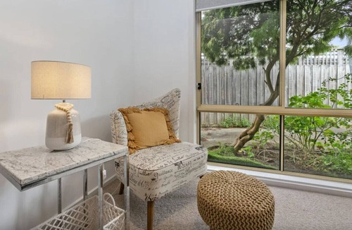 Apollo Bay House | Brookside - Centrally located