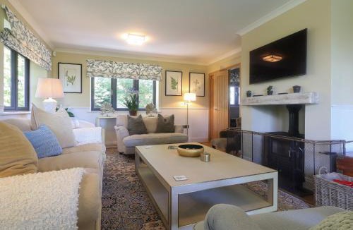 Broad Hinton House | Brookside