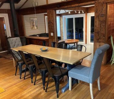 Goshen House | Brookside Hideaway, Brook Road Inn