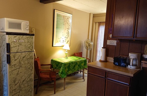 Upper Jay Hotel | Brookside Motor inn