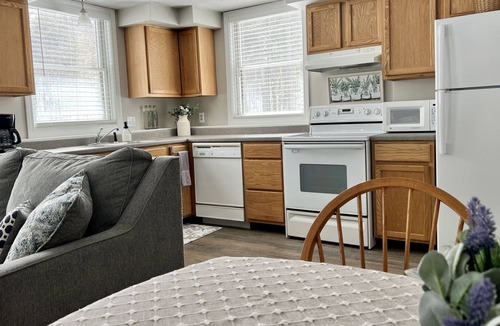 Waterford Apartment | *Brookside Retreat* 1bed/1 bath apt w/ private laundry great for travel nurse