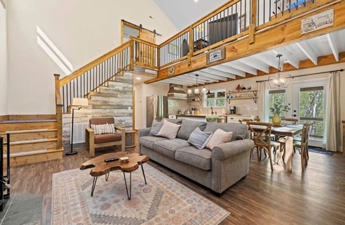Lake Lure House | Brookside Retreat by Carolina Properties | Pet Friendly