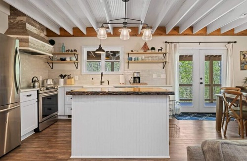 Lake Lure House | Brookside Retreat by Carolina Properties | Pet Friendly