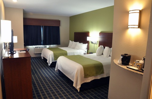 Algona Hotel | Brookstone Lodge & Suites