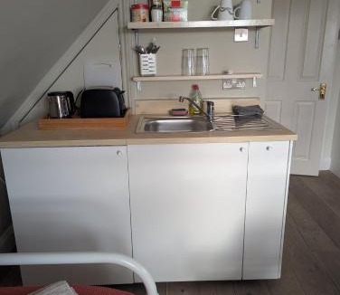 Furzedown House | Brookview Guest House