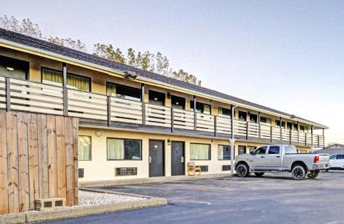 Brookville Hotel | Brookville Inn By OYO Near Dayton International Airport