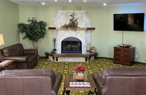 Branson Hotel | Brookwood Inn