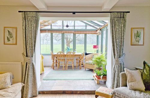 Thakeham House | Broomy Cottage