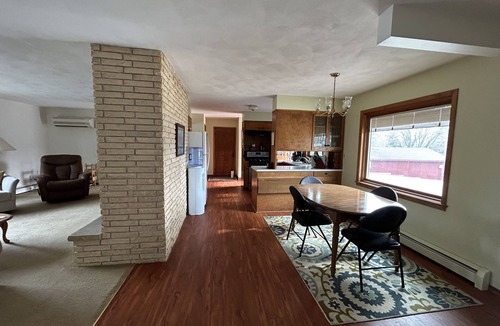 Alexandria House | Brophy Reflections 4BR/2BA, 2 Kitchens, Firepit, Year Round Rental, Lic#1798