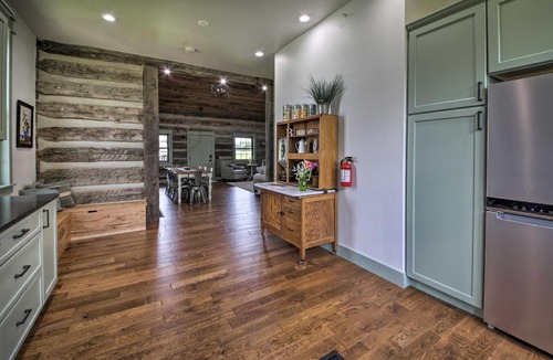 Cottleville House | ‘Bross Brother's Cabin’ w/Wraparound Porch!