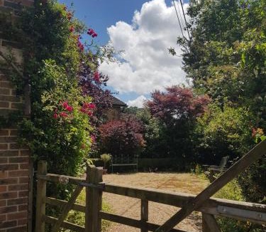 Sheffield Green Apartment | Browhill Loft - contemporary, handcrafted studio