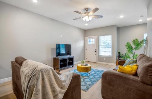 North Houston House | Brown Cottage