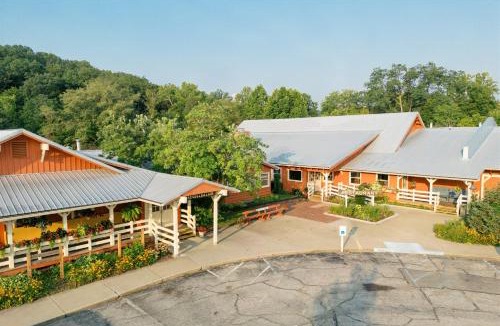 Nashville Hotel | Brown County Inn