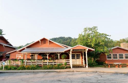 Nashville Hotel | Brown County Inn