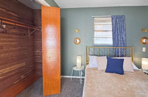 Tokio Apartment | Brownfield BlueBird House - 6 bedrooms