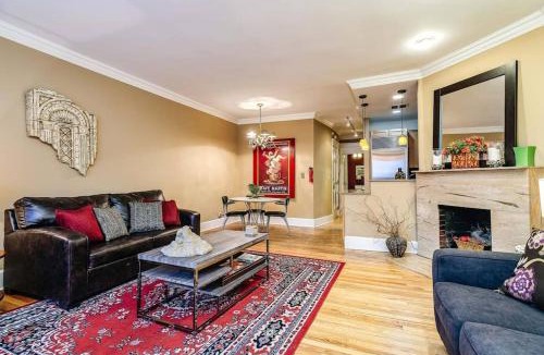 Gold Coast Apartment | Brownstone 2 entire units Gold Coast
