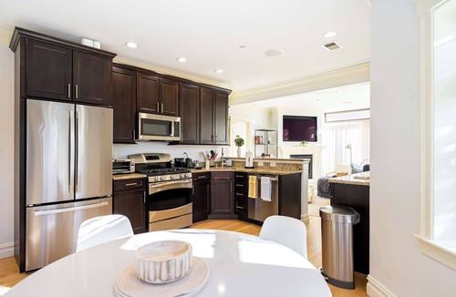 Fenway–Kenmore Apartment | Brownstone Luxury Penthouse Condo